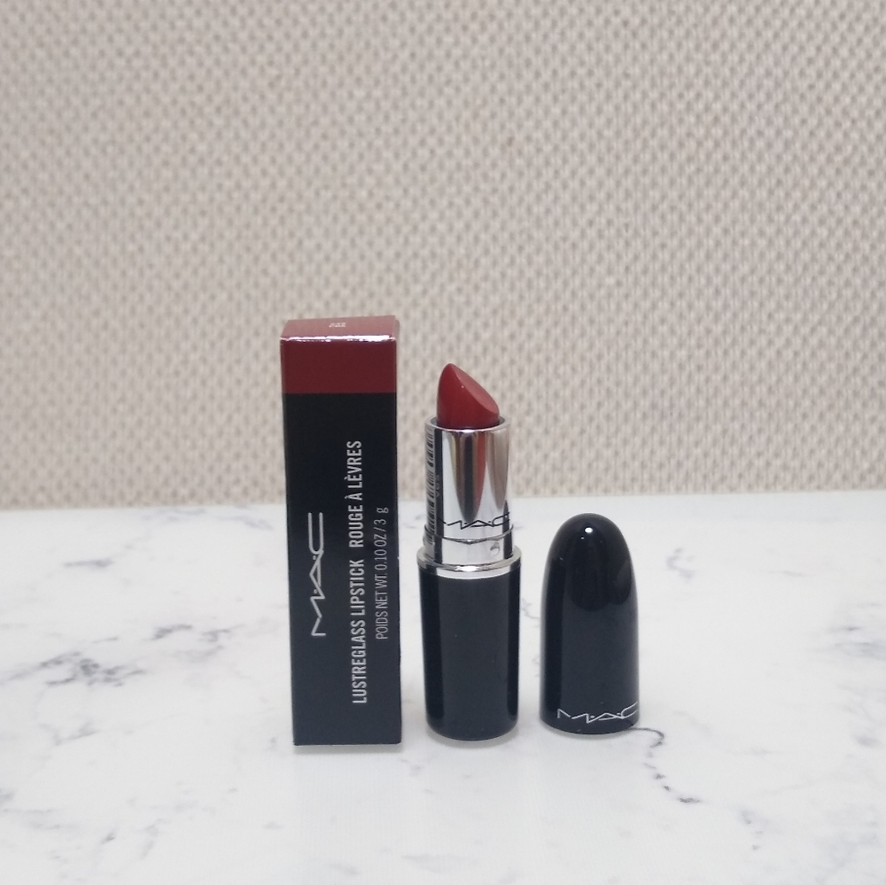 MAC Lustreglass Lipstick in PDA